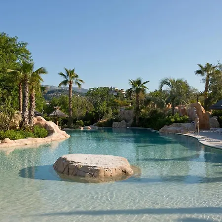 Domaine Du Mas De Pierre Hotel