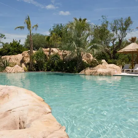 Hotel Domaine Du Mas De Pierre