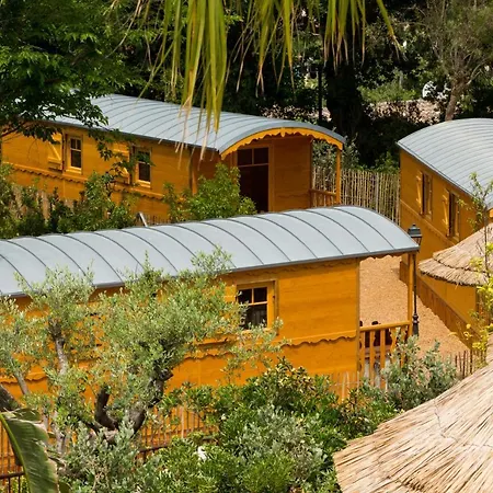 Domaine Du Mas De Pierre Hotel 5*