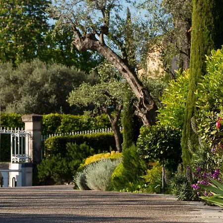 Domaine Du Mas De Pierre Hotel 5*